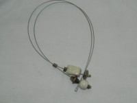 Collier blanc