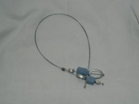 Collier bleu clair